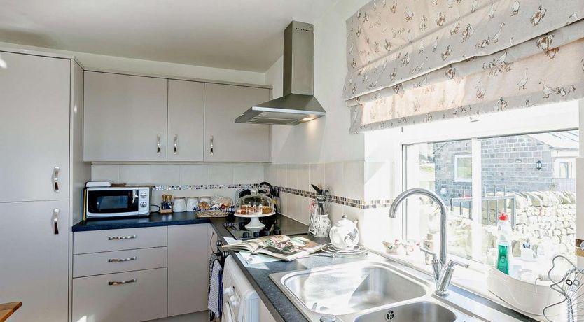 Photo of 2 Bed in Lindley