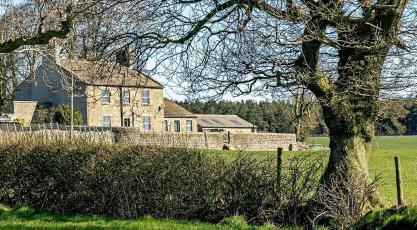 Photo of 2 Bed in Lindley