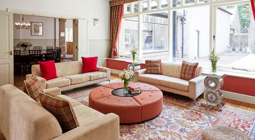 Photo of 8 Bed in Lyonshall