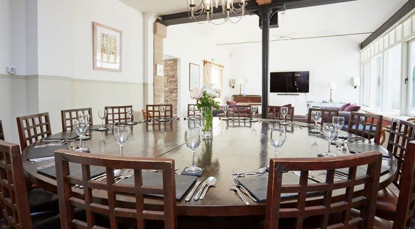 Photo of 8 Bed in Lyonshall