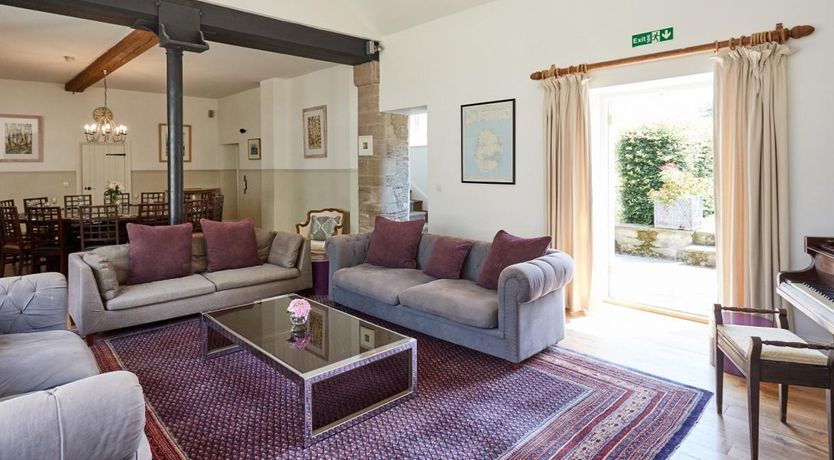 Photo of 8 Bed in Lyonshall