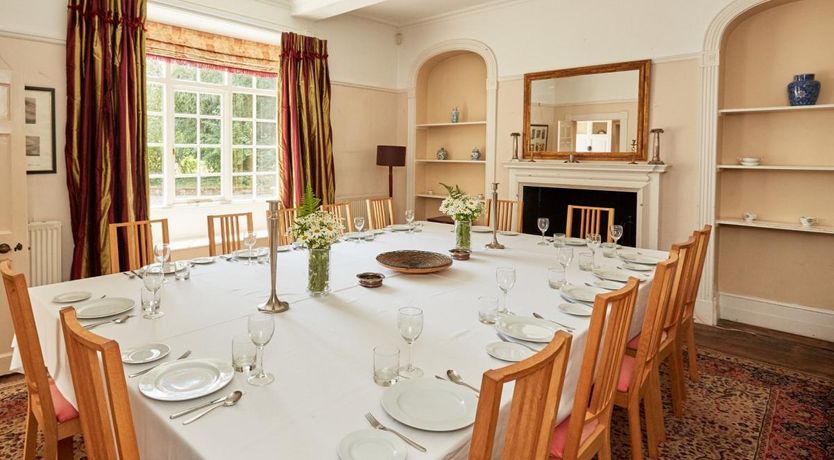 Photo of 8 Bed in Lyonshall