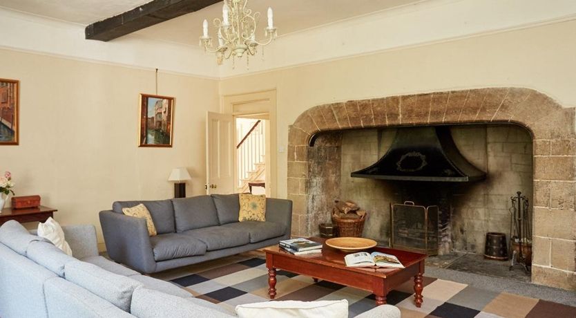 Photo of 8 Bed in Lyonshall