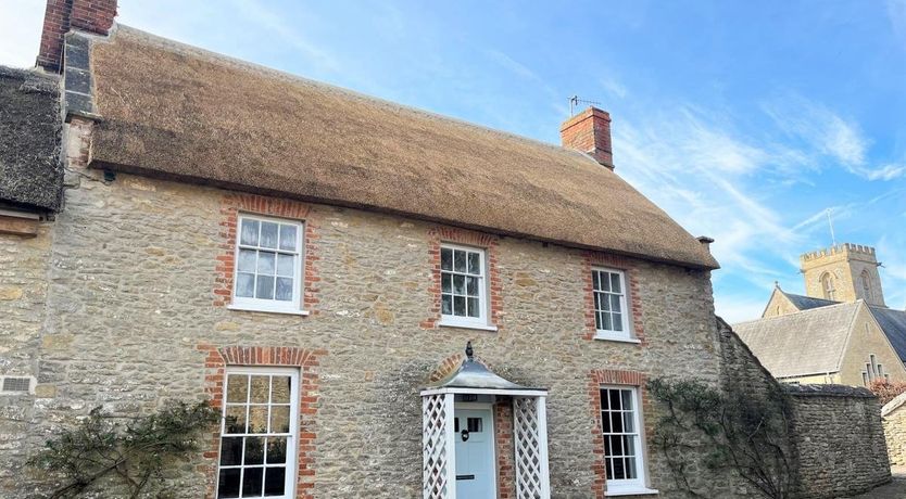 Photo of in Burton Bradstock (64947)