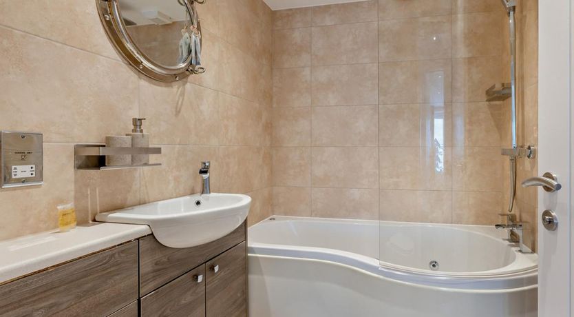 Photo of 2 Bed in Westward Ho