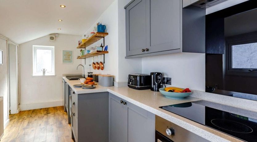 Photo of 3 Bed in Brixham