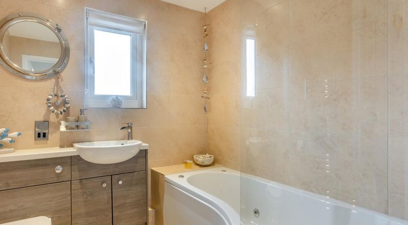 Photo of 3 Bed in Westward Ho