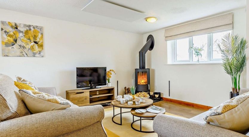 Photo of 3 Bed in Atherington