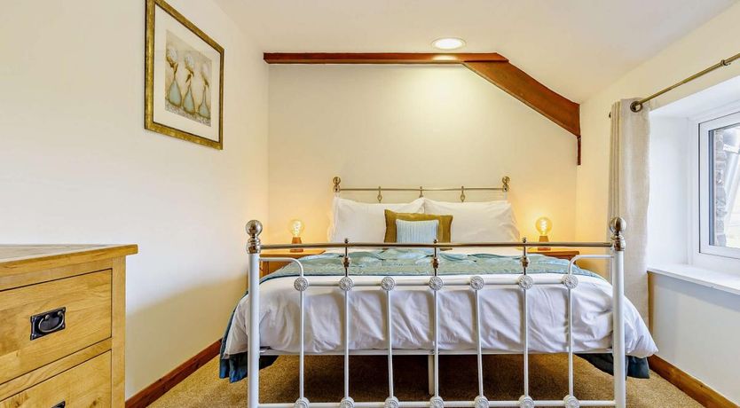 Photo of 3 Bed in Atherington