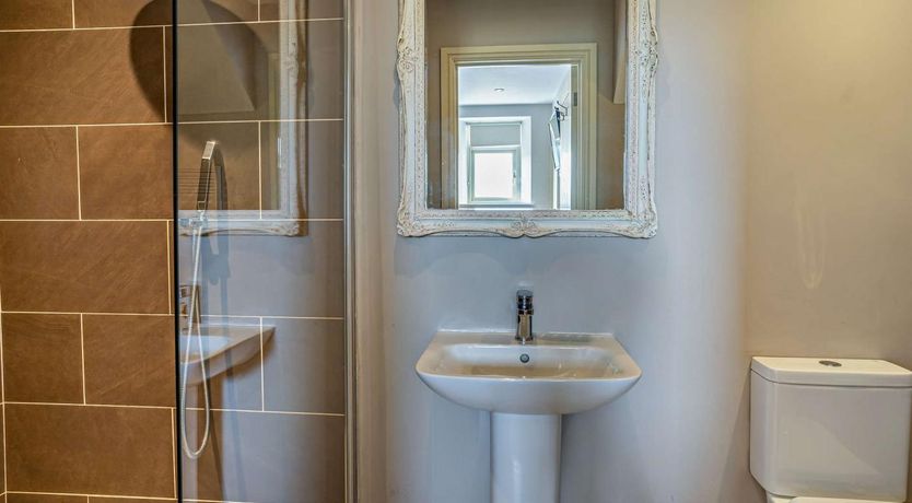 Photo of 3 Bed in Haverfordwest