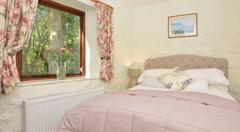 Photo of 2 Bed in High Peak