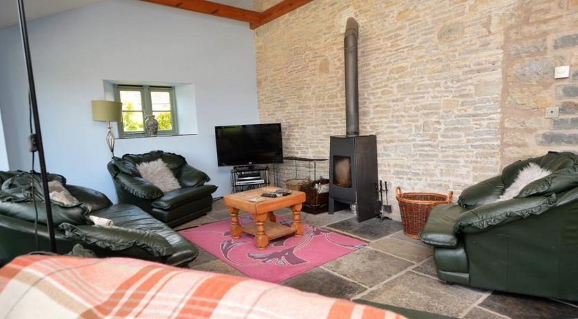 Photo of 5 Bed in Henton