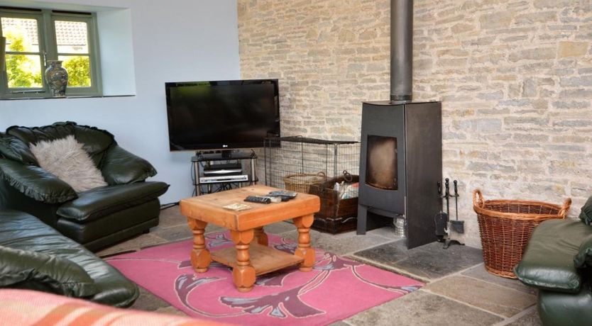 Photo of 5 Bed in Henton