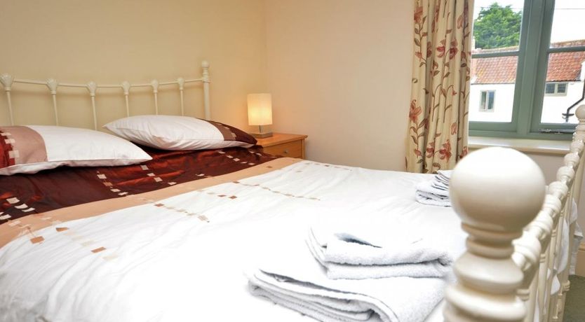 Photo of 5 Bed in Henton