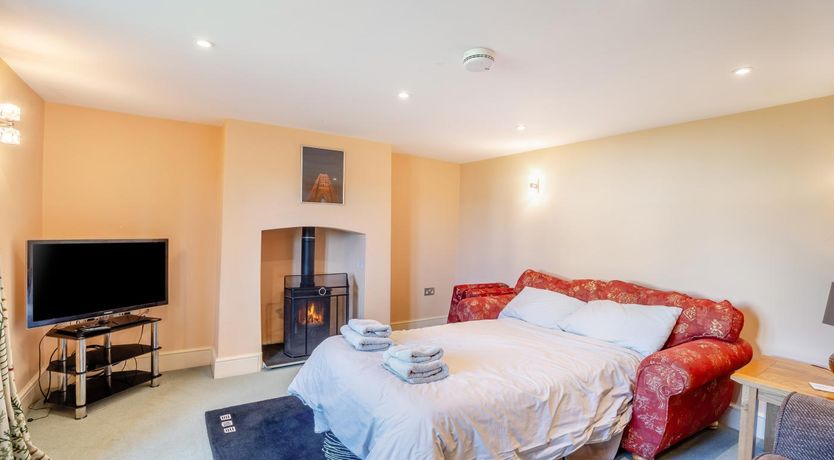 Photo of 5 Bed in Wells