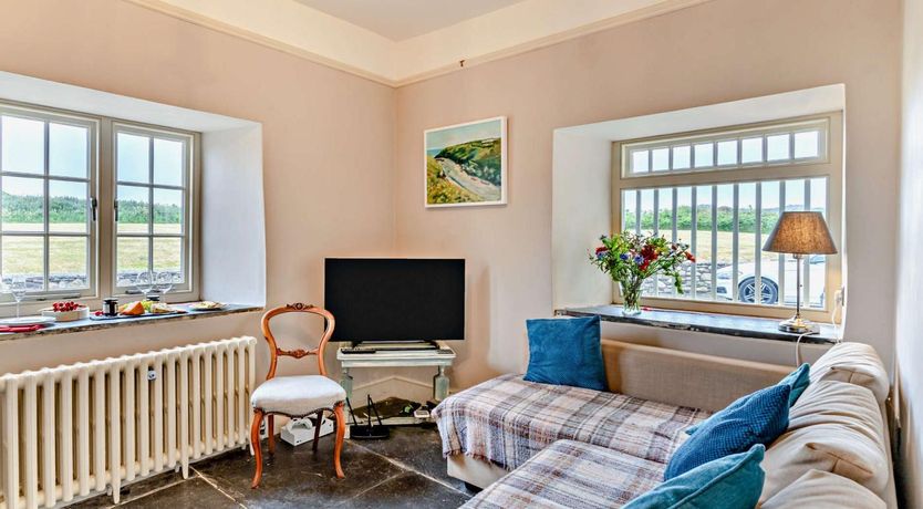 Photo of 5 Bed in Haverfordwest