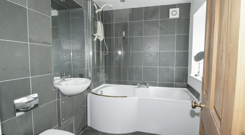 Photo of Holemire Barn