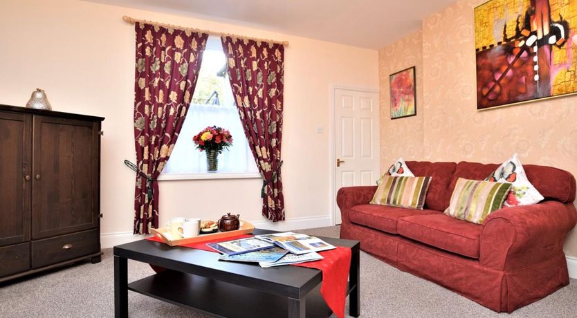 Photo of 5 Bed in Alnwick