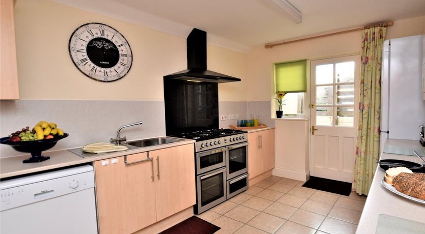 Photo of 5 Bed in Alnwick