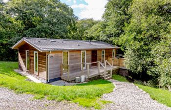 8 Streamside Holiday Cottage