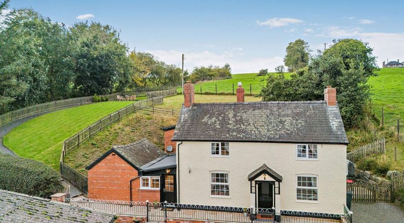 Photo of 3 Bed in Llanfair Caereinion