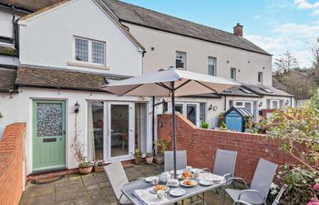 3 Bed in Ashbourne Holiday Cottage