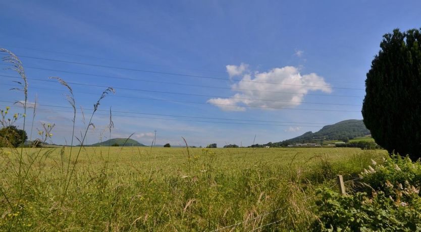 Photo of 2 Bed in Llantilio Pertholey