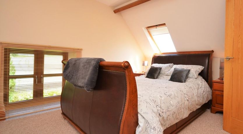 Photo of 2 Bed in Llantilio Pertholey