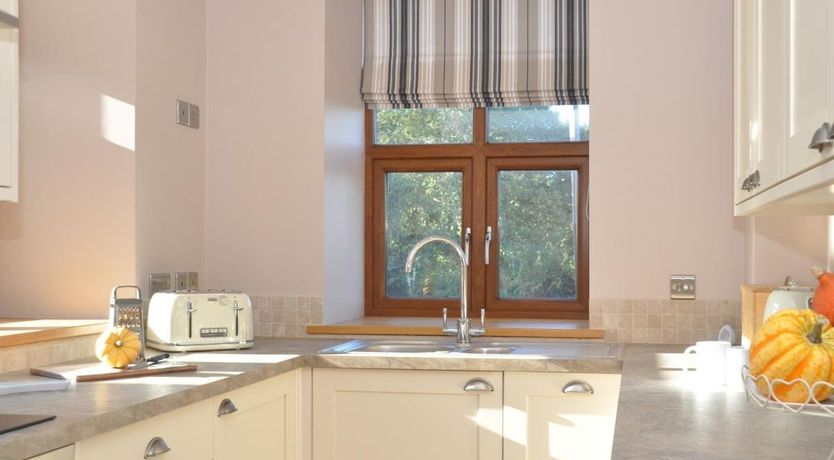 Photo of 2 Bed in Llantilio Pertholey