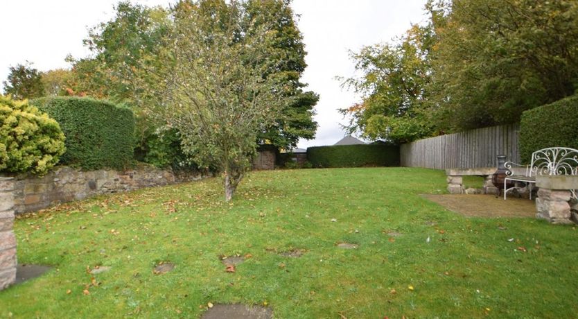 Photo of 2 Bed in Roslin