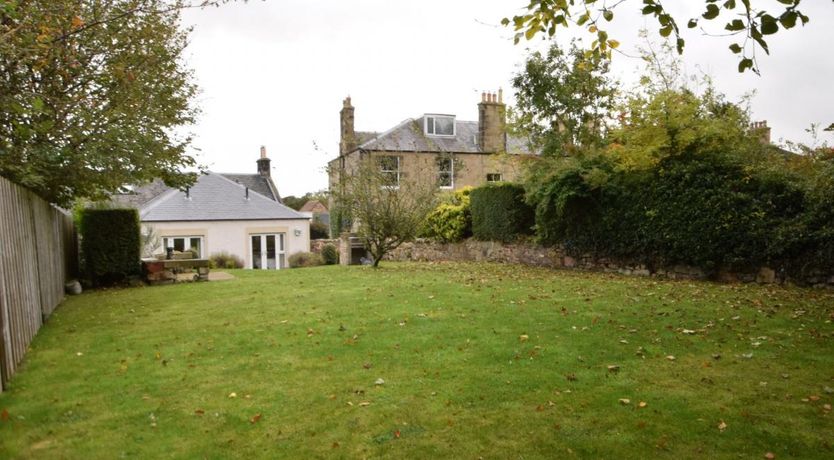 Photo of 2 Bed in Roslin