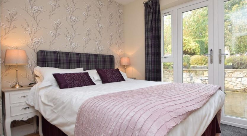 Photo of 2 Bed in Roslin