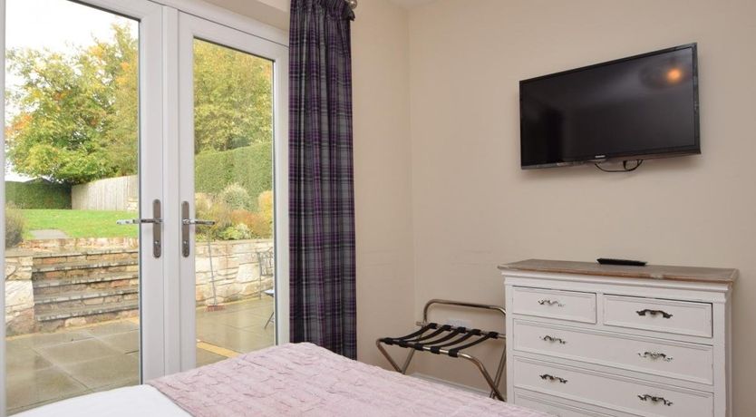 Photo of 2 Bed in Roslin