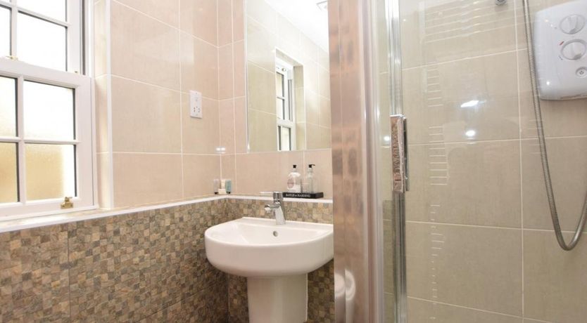 Photo of 2 Bed in Roslin