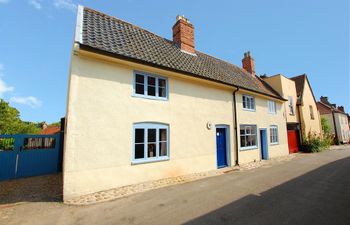 Half Moon Inn Holiday Cottage