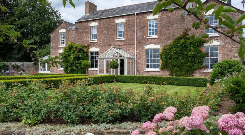 Photo of 7 Bed in Lydney