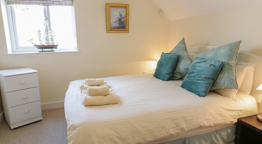 Photo of 16 Bolt Head