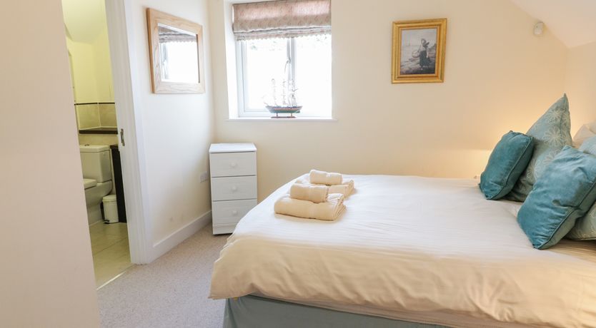 Photo of 16 Bolt Head