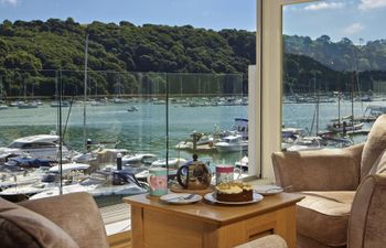 22 Dart Marina Holiday Cottage