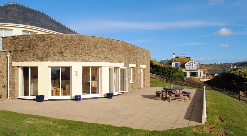 Photo of 2 Sea Gardens