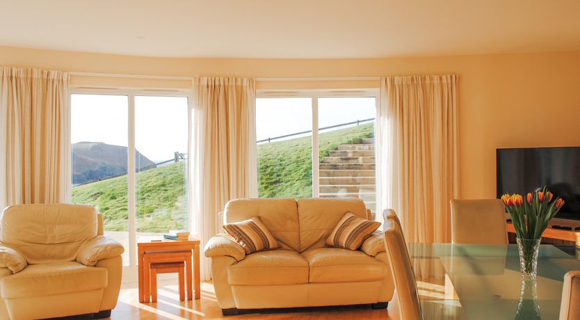 Photo of 2 Sea Gardens