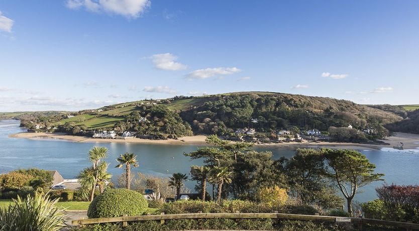 Photo of 2 Hamstone Court