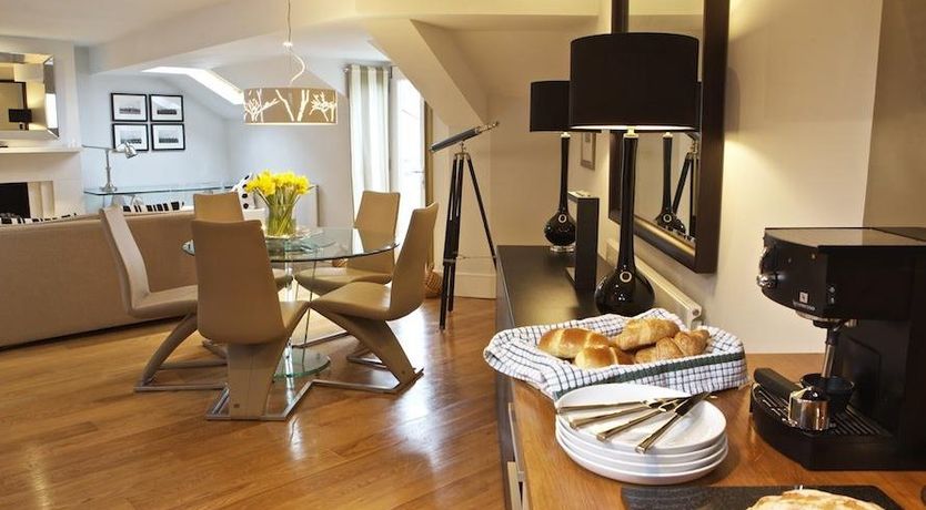 Photo of Diddly Squat, 43 Dart Marina