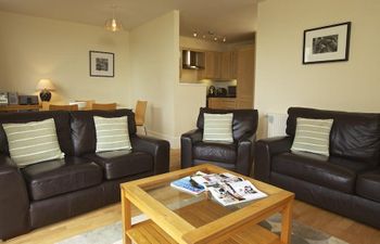 3 Combehaven Apartment