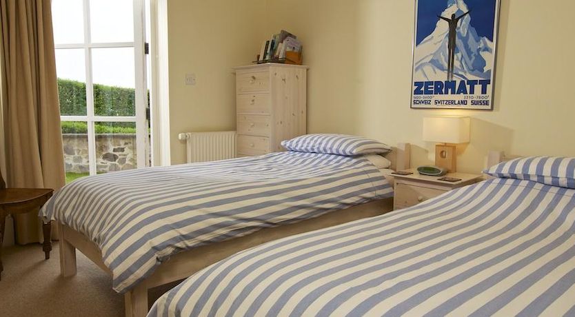 Photo of 3 Combehaven