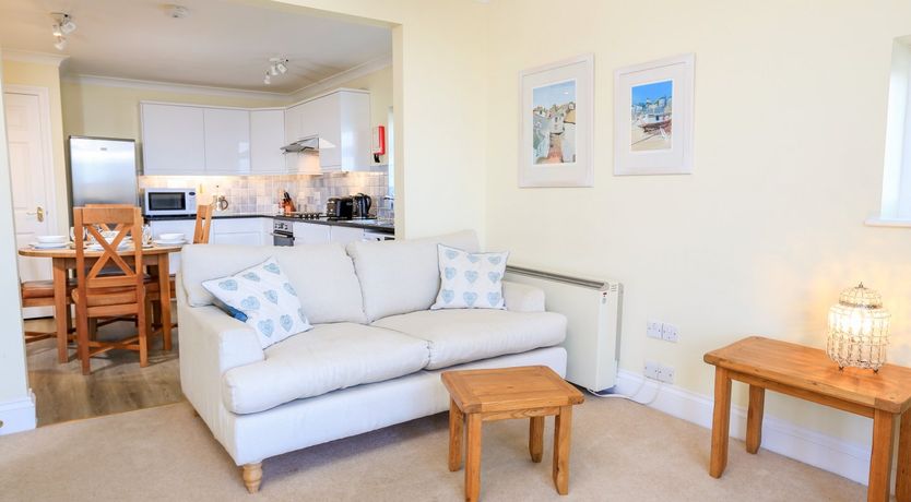 Photo of 4 Lyndhurst