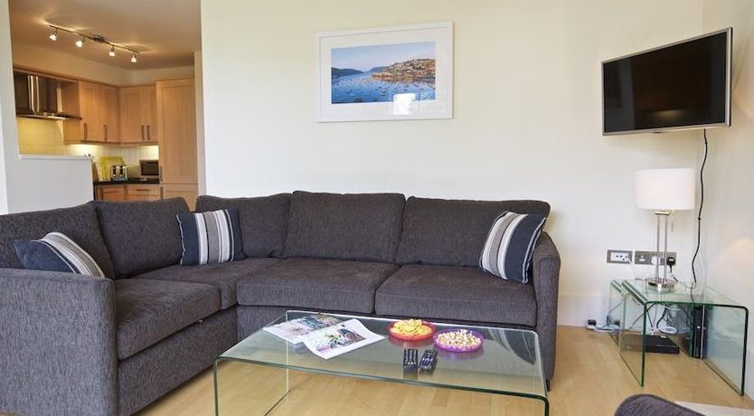 Photo of 6 Combehaven