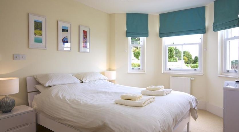 Photo of 6 Combehaven