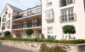 Photo of 6 Combehaven