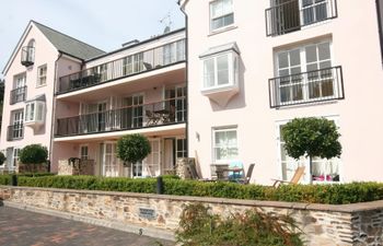 6 Combehaven Holiday Cottage